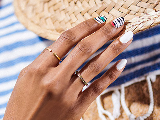 Enrique-Valiente-OPI-manicura-y-pedicura-para-verano-04