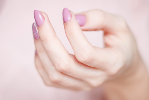 Manicura perfecta, forma de las uñas, centro de estética en Cádiz