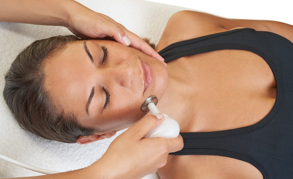 Centro de Estética en Cádiz: tecnología de diatermia para una piel más firme y luminosa