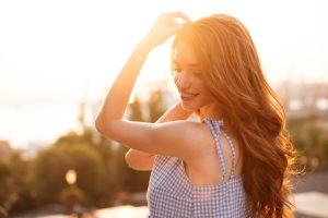 Peluquería en Cádiz: protege el cabello del sol en verano