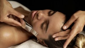 Hidratación facial en verano: por qué tu piel en Cádiz necesita un plan distinto